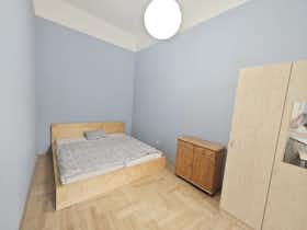 Private room for rent for HUF 139,375 per month in Budapest, József körút