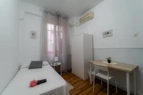 Privé kamer te huur voor € 360 per maand in Sevilla, Calle Palacio Valdés