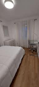 私人房间 正在以 €300 的月租出租，其位于 Alicante, Carrer Algol