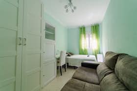 Приватна кімната за оренду для 340 EUR на місяць у Sevilla, Avenida de la Barzola