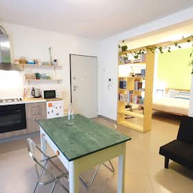 Studio for rent for €1,320 per month in Forlì, Via Cesare Battisti