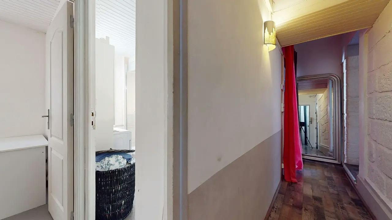 Private room in Rue de La Campane, Avignon (1477316) room image 7
