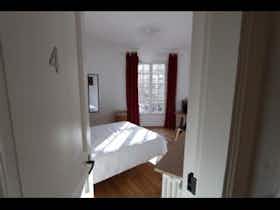 Mehrbettzimmer zu mieten für 1.050 € pro Monat in Paris, Avenue Daumesnil