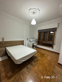Приватна кімната за оренду для 325 EUR на місяць у Burgos, Calle de San Pablo