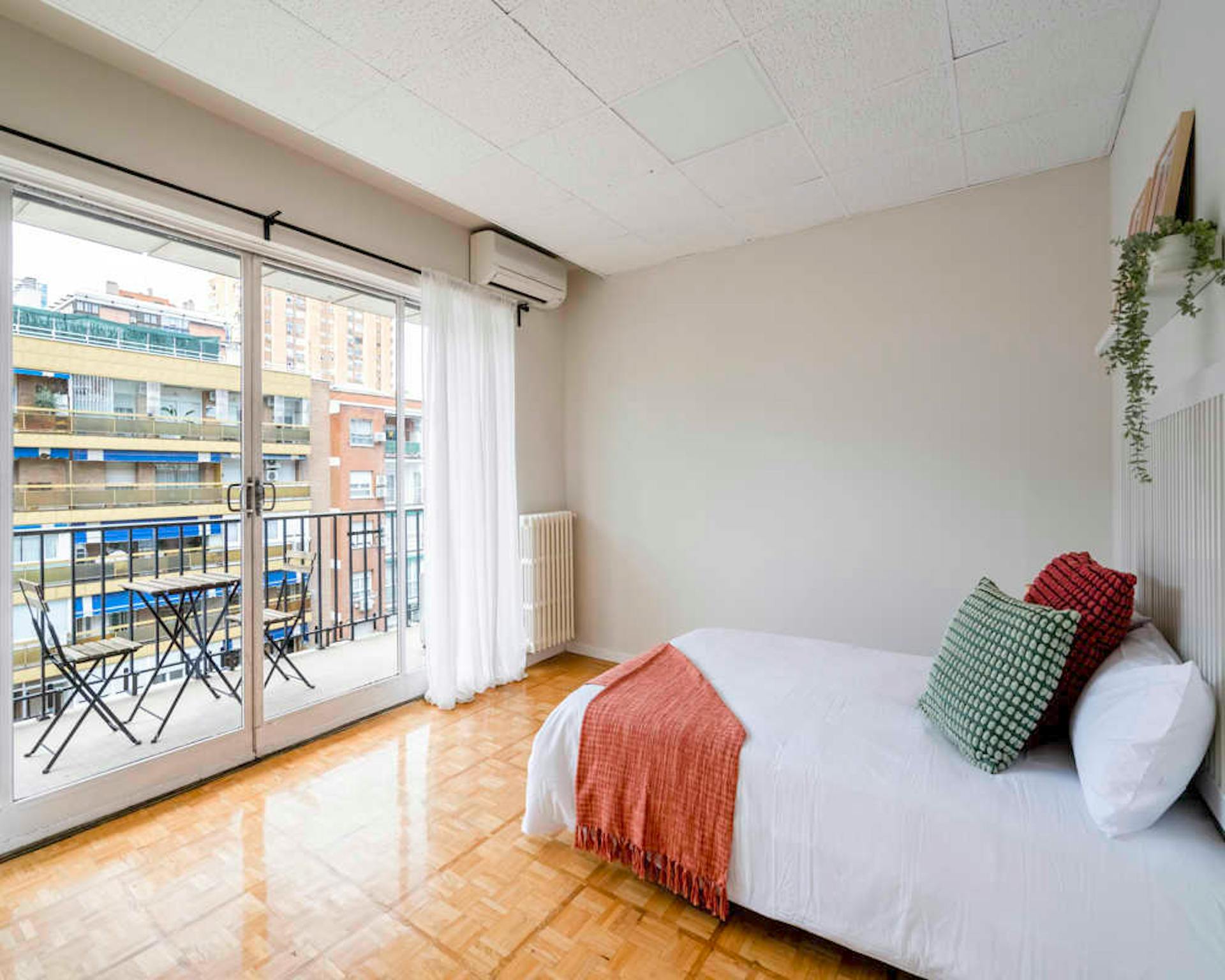 Paseo de la Castellana, Madrid preview