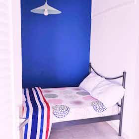 Studio for rent for €600 per month in Athens, Zoodochou Pigis