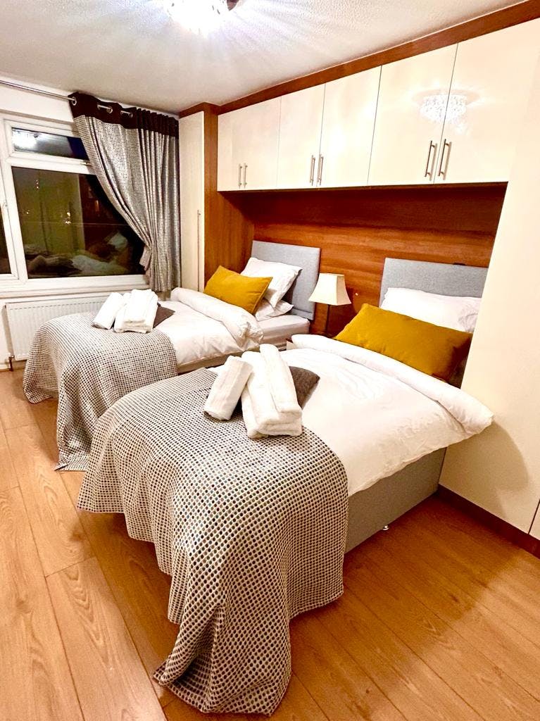 Dom do wynajęcia za 3274 GBP miesięcznie w mieście Croydon, Turnpike Link