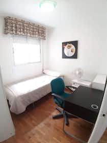 Private room for rent for €320 per month in Murcia, Calle Nueva