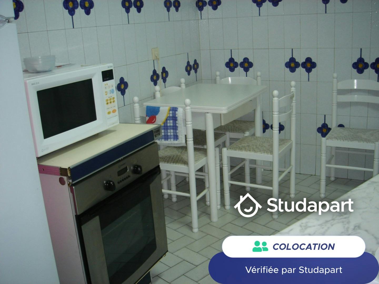 Private room for rent for €295 per month in Salamanca, Avenida de los Maristas