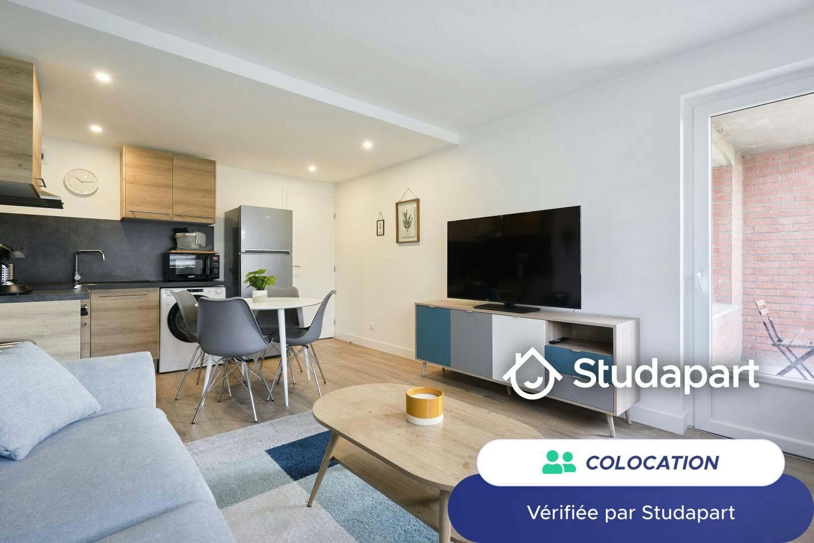 Private room for rent on Rue de Wazemmes, Lille - Plus