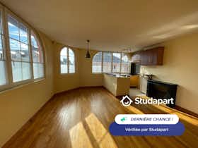 Appartement te huur voor € 1.100 per maand in Rouen, Rue du Renard
