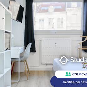 Private room for rent for €595 per month in Lille, Rue Gustave Delory