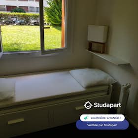 Apartment for rent for €500 per month in Marseille, Boulevard du Maréchal Koenig