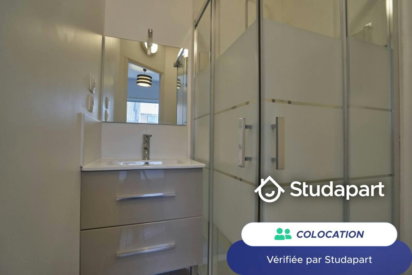 Private room for rent on Rue Colbert, Lille - Vue 5
