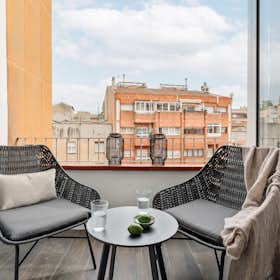 Apartment for rent for €4,256 per month in Barcelona, Ronda del General Mitre