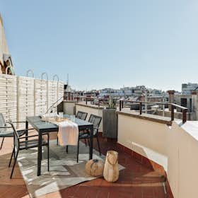 Apartment for rent for €4,256 per month in Barcelona, Carrer de Bonaplata