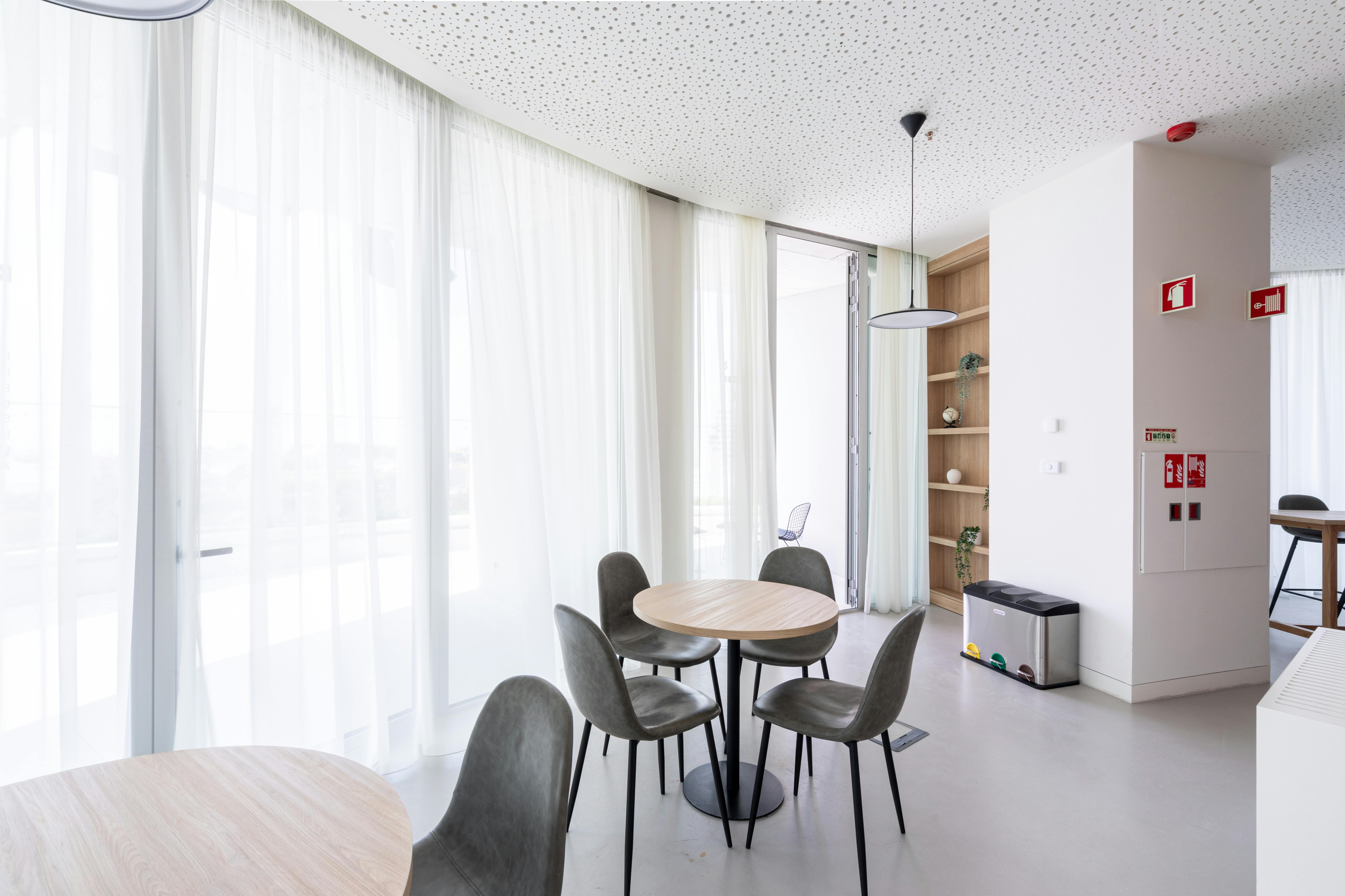 Single room Porto, 1 bed, 24m² — photo 3