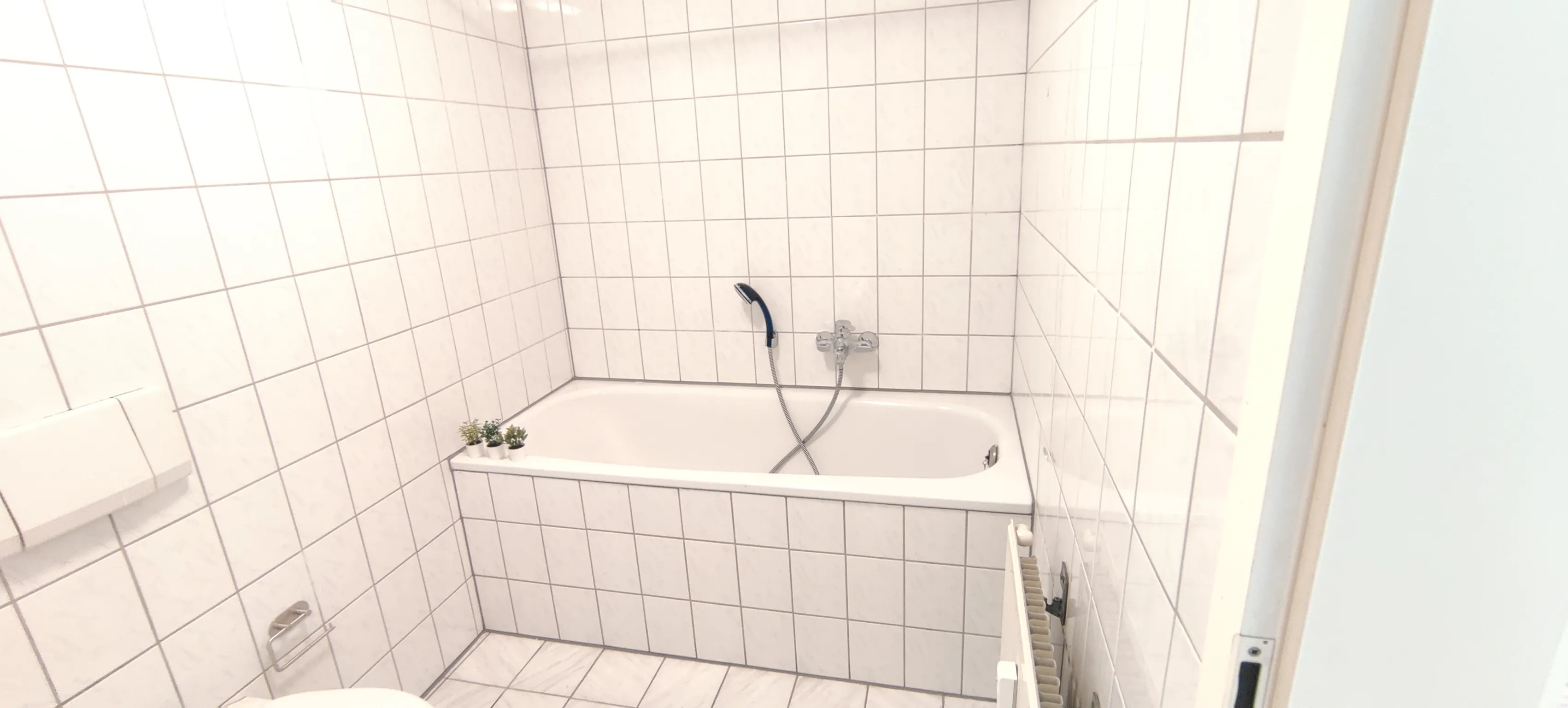 2-Bedroom Apartment in Altendorfer Straße, Essen 1