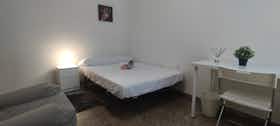 Отдельная комната сдается в аренду за 320 € в месяц в Almería, Calle Doctor Barraquer
