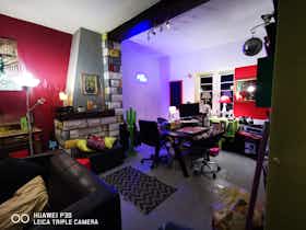 私人房间 正在以 €375 的月租出租，其位于 Woluwe-Saint-Lambert, Rue Arthur André
