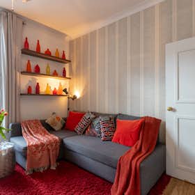 Apartment for rent for £3,995 per month in London, Endell Street