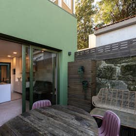 Apartment for rent for €1,200 per month in Porto, Rua de Clemente Meneres
