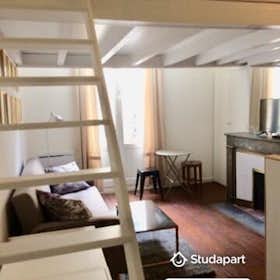 Apartment for rent for €850 per month in Bordeaux, Rue Latour