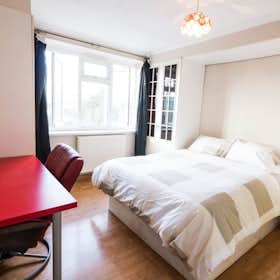 Chambre privée for rent for 1 077 £GB per month in London, St Charles Square