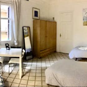 Private room for rent for €850 per month in Barcelona, Via Laietana
