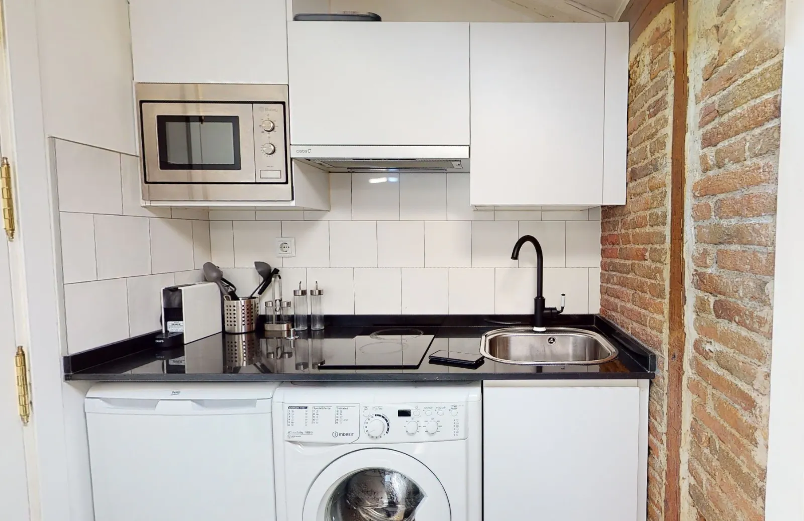 1-Bedroom Apartment in Calle de Ponzano, Madrid (1478245) COMMON_AREA 3