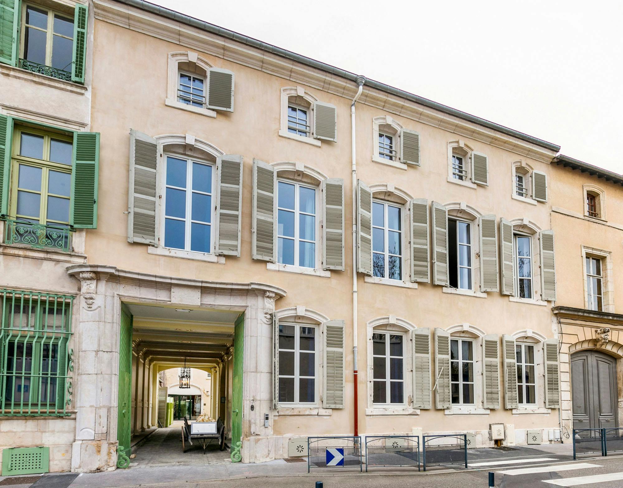 preview gallery tile