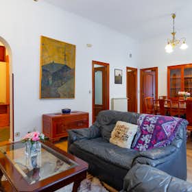 Apartment for rent for €2,800 per month in Madrid, Calle de la Libertad