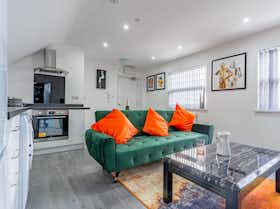 Apartment for rent for £2,151 per month in Birmingham, Bridge Street West