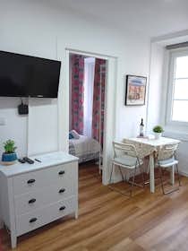 Apartment for rent for €1,600 per month in Lisbon, Travessa dos Remédios