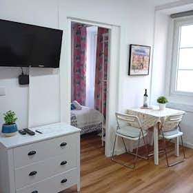 Apartment for rent for €1,600 per month in Lisbon, Travessa dos Remédios