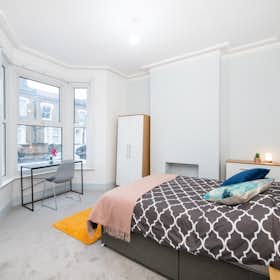 Habitación privada for rent for 997 GBP per month in London, High Road