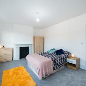 Private room for rent for £1,058 per month in London, High Road