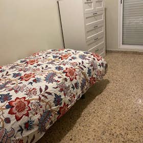 Private room for rent for €400 per month in Valencia, Calle Méndez Núñez