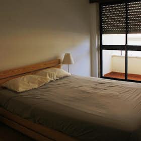 Pokój prywatny do wynajęcia za 950 € miesięcznie w mieście Sintra, Rua Vale São Martinho