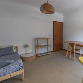私人房间 正在以 €900 的月租出租，其位于 Sintra, Rua Vale São Martinho