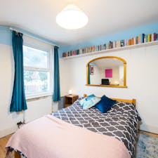 Private room for rent for £1,110 per month in London, Dumbarton Road