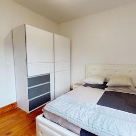 Private room for rent for €650 per month in Villeurbanne, Rue Louis Galvani