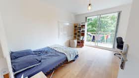 Private room for rent for €475 per month in Bron, Avenue du 8 Mai 1945