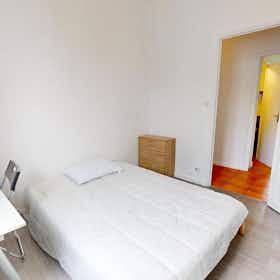 Приватна кімната за оренду для 420 EUR на місяць у Vaulx-en-Velin, Rue Lepêcheur