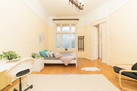Privé kamer te huur voor HUF 135.339 per maand in Budapest, Zichy Jenő utca