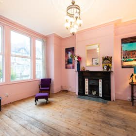 Privé kamer for rent for £ 1.278 per month in London, Dumbarton Road