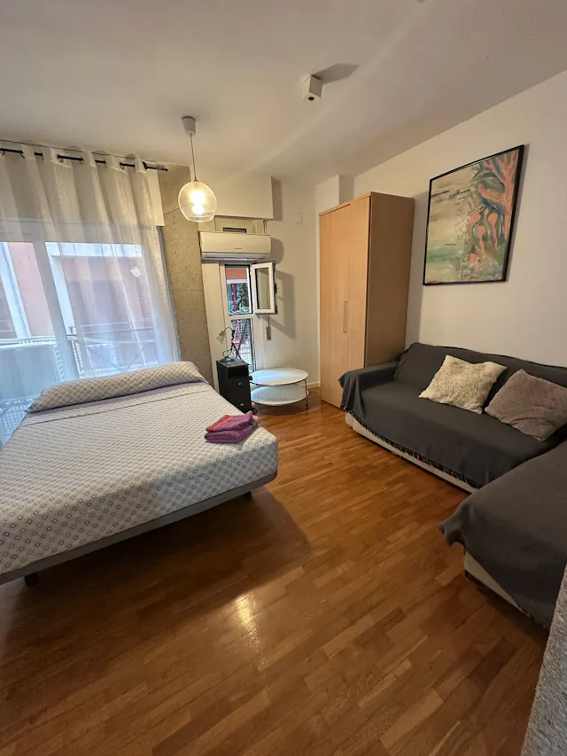 Private room in Calle Cruz, Murcia (1478925) room image 1