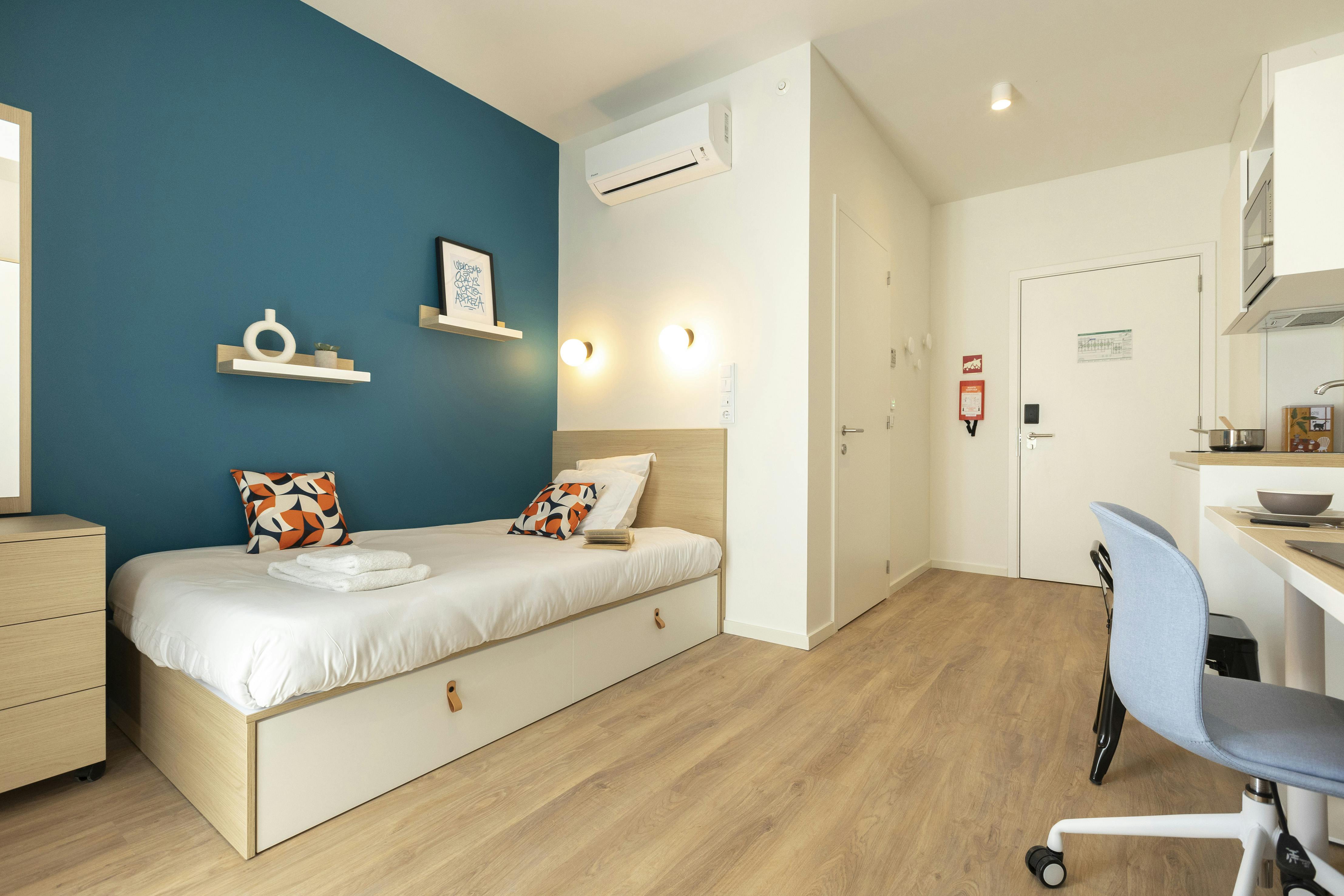 Studio for rent for €825 per month in Porto, Rua Nova do Rio