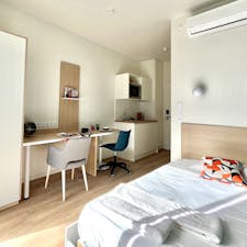 Studio for rent for €755 per month in Porto, Rua Nova do Rio