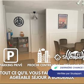 Apartment for rent for €1,700 per month in Bordeaux, Allée Stendhal